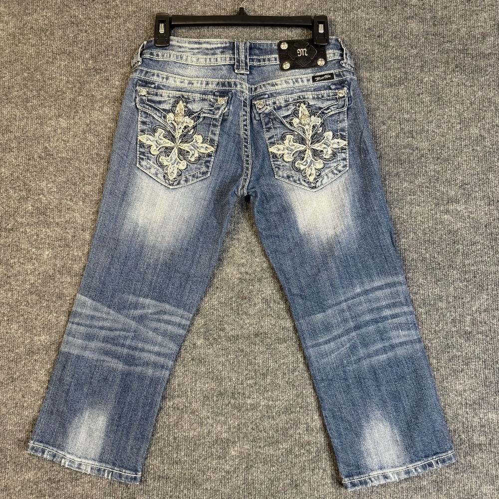 Miss Me Capri Jeans Womens 28 Medium Wash Embroidered Pockets Stretch (28x20)